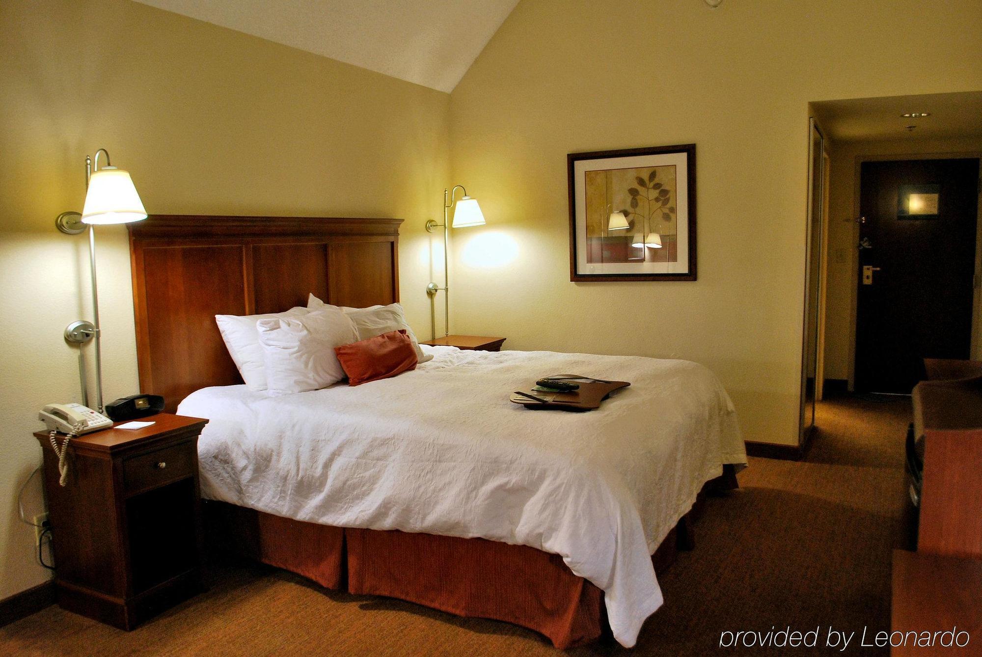 Hampton Inn Raleigh Capital Blvd North Bilik gambar