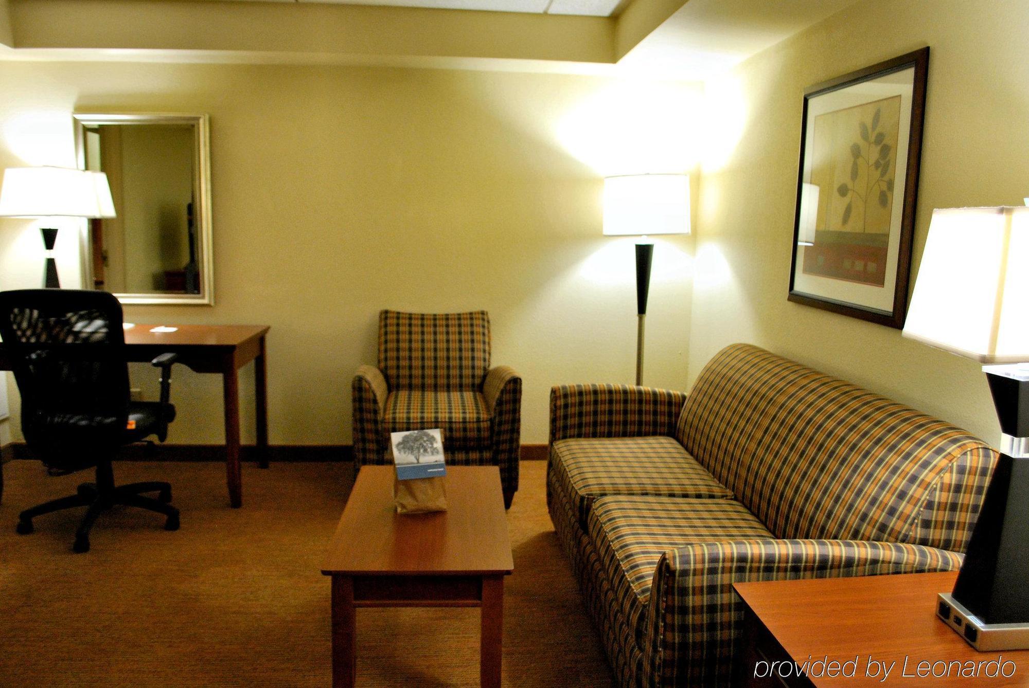 Hampton Inn Raleigh Capital Blvd North Bilik gambar