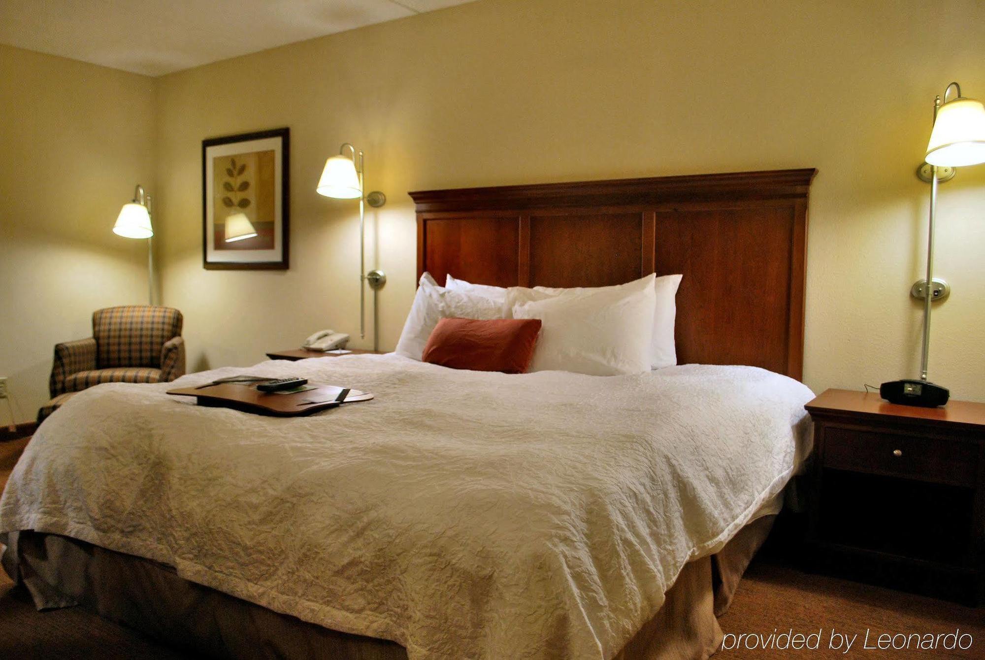 Hampton Inn Raleigh Capital Blvd North Bilik gambar