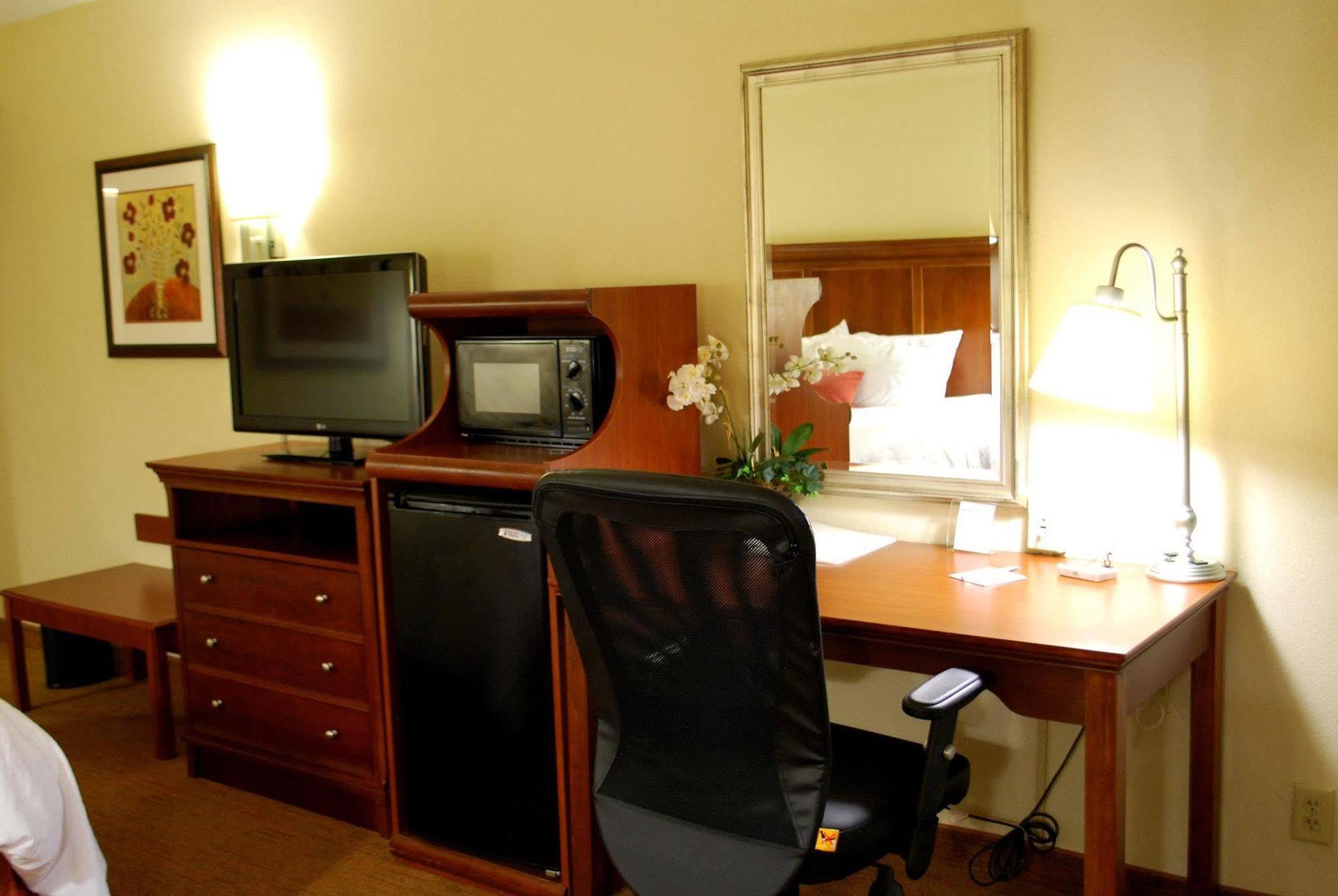 Hampton Inn Raleigh Capital Blvd North Bilik gambar
